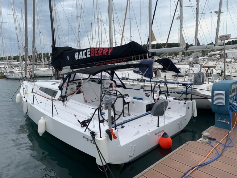 Bareboat Rental Sailboat Pogo Structures with a boat licence