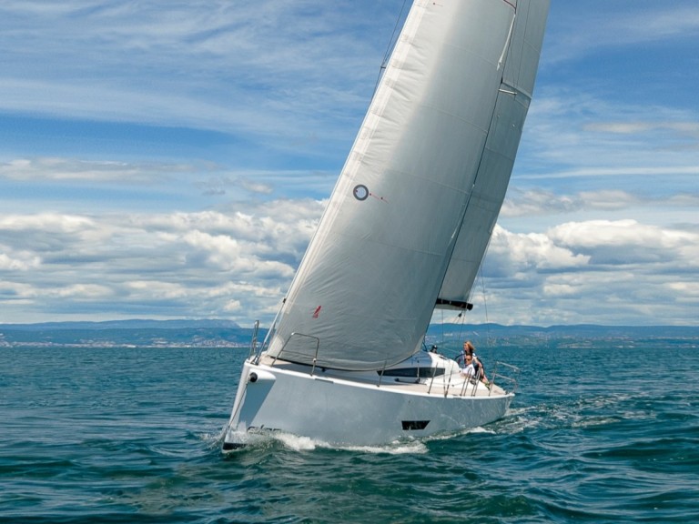 Boat rental Elan E5 in Biograd na Moru on Samboat