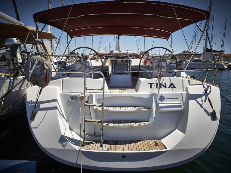 Boat rental Jeanneau Jeanneau 53 in Biograd na Moru on Samboat