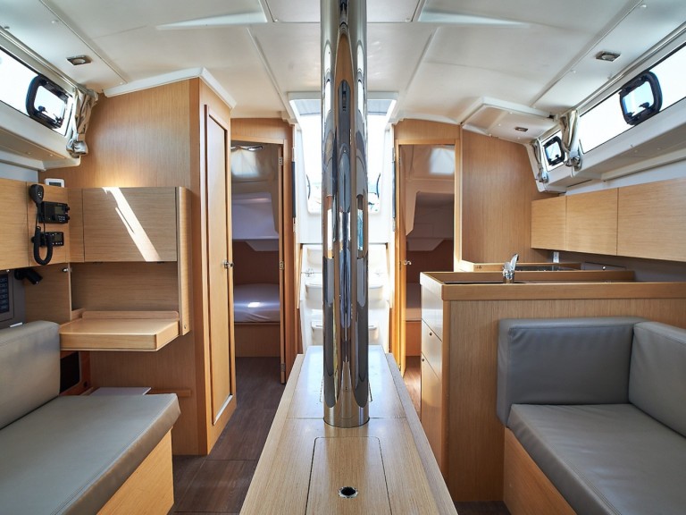 Bénéteau Oceanis 38.1 in Biograd na Moru on SamBoat