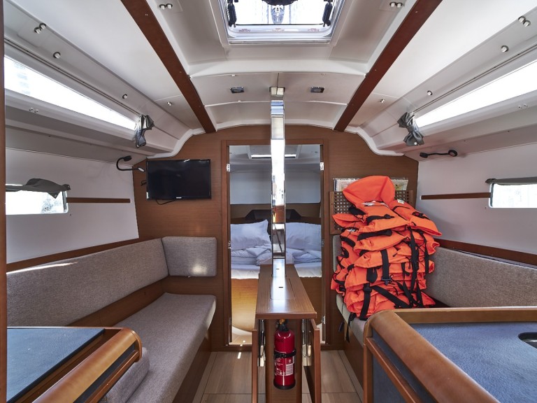 Bareboat Rental Sailboat Jeanneau with a boat licence