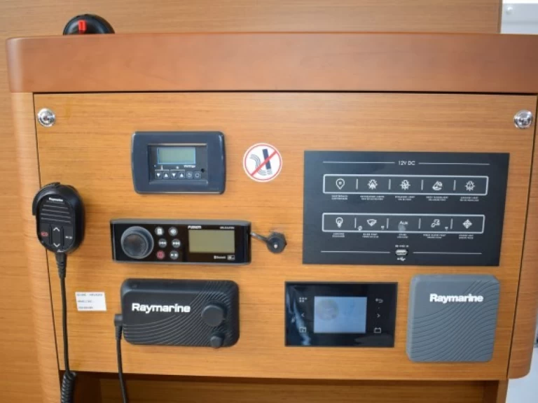 Sailboat for rent Kaštela at the best price