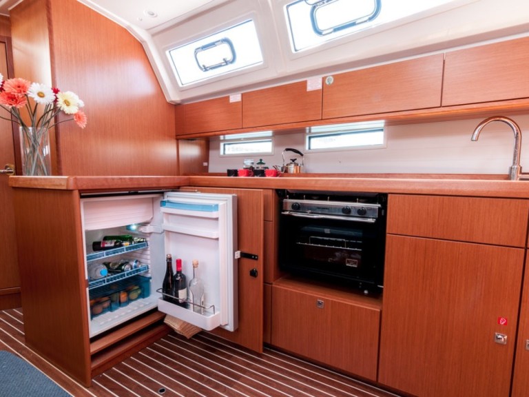 Boat rental Bavaria Cruiser 46 in Alimos on Samboat