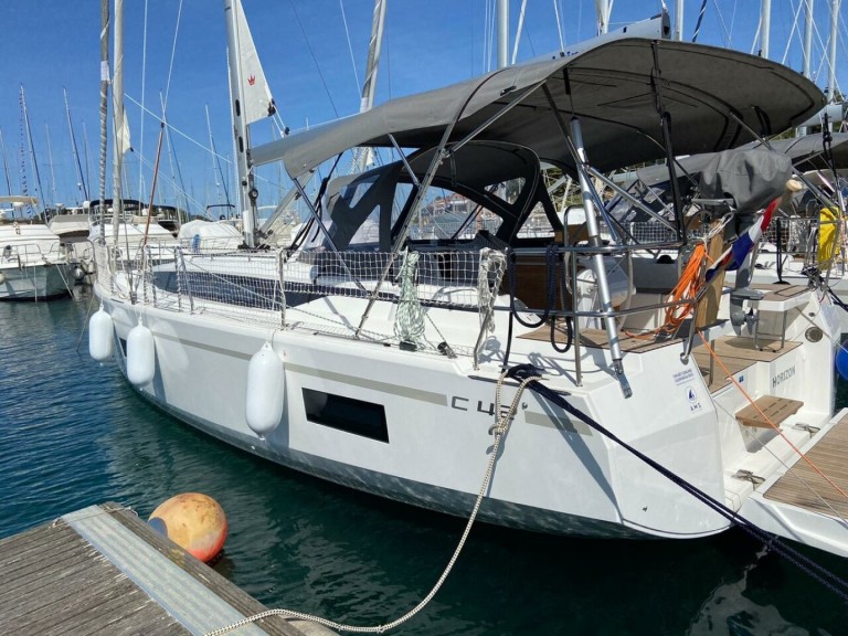 Bareboat Rental Sailboat Bavaria with a boat licence