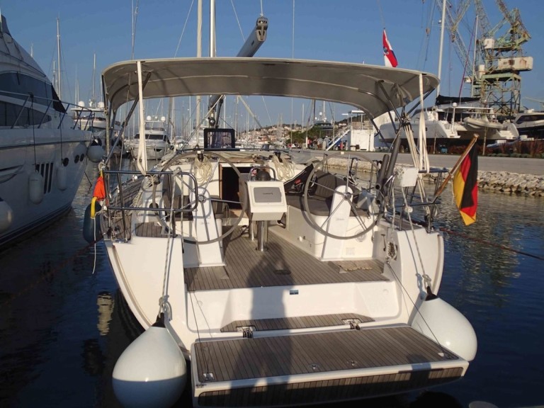 Yacht charter Vrsar cheap Cruiser 37