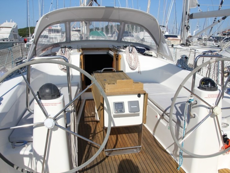 Sailboat rental in Vrsar - Bavaria Cruiser 40