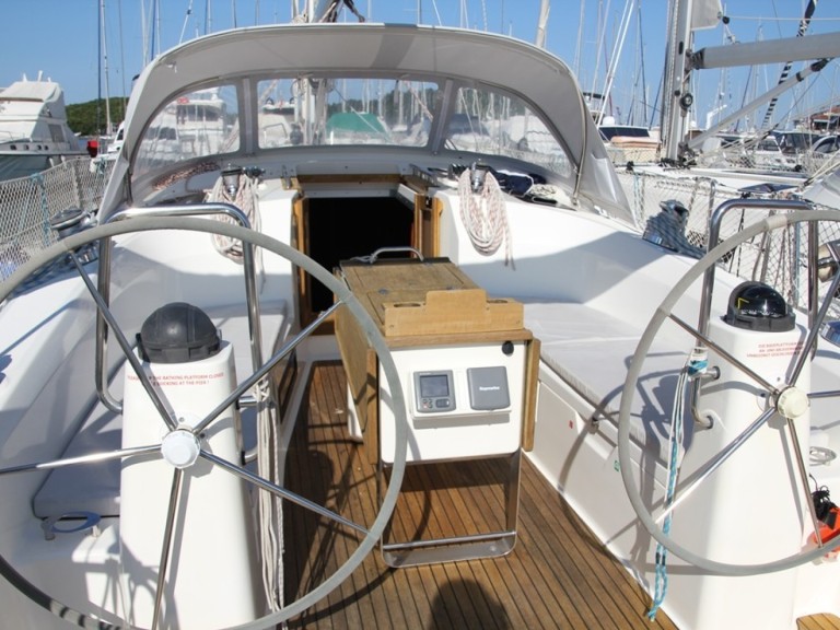 Sailboat rental in Vrsar - Bavaria Cruiser 40