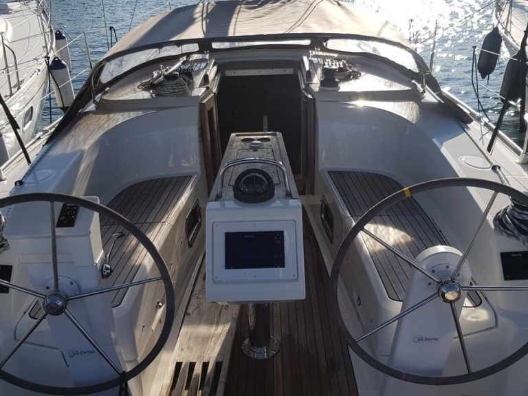 Bavaria Cruiser 34 in Marina Punat on SamBoat