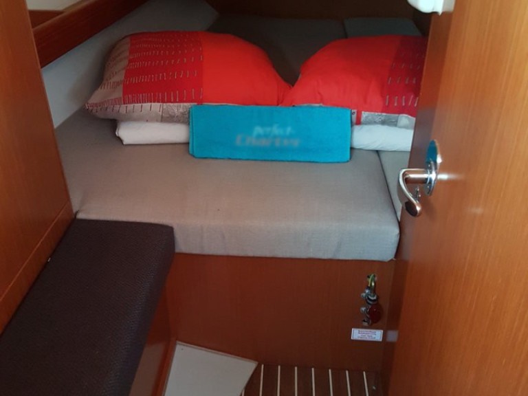 Sailboat rental in Punat - Bavaria Cruiser 34