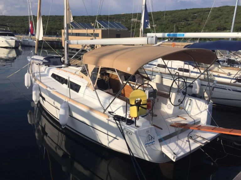 Yacht charter Punat cheap Dufour 350 Grand Large