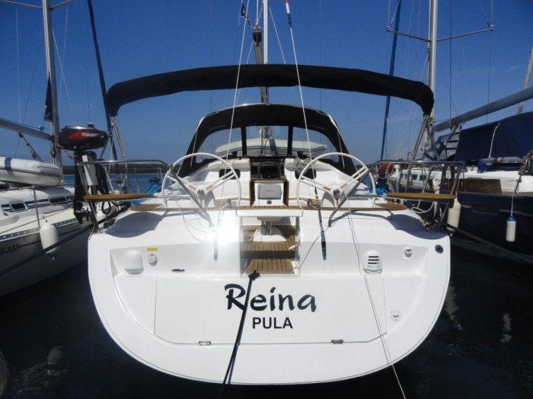 Sailboat rental in Pula - Elan Impression 444