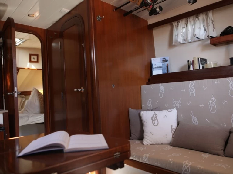 Bareboat Rental Motorboat Menorquin-Yachts with a boat licence