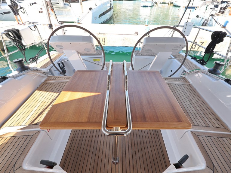Sailboat rental with or without captain Hanse Komolac