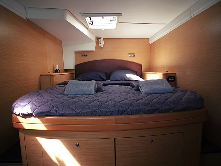 Boat rental Lagoon Lagoon 500 in Alimos on Samboat