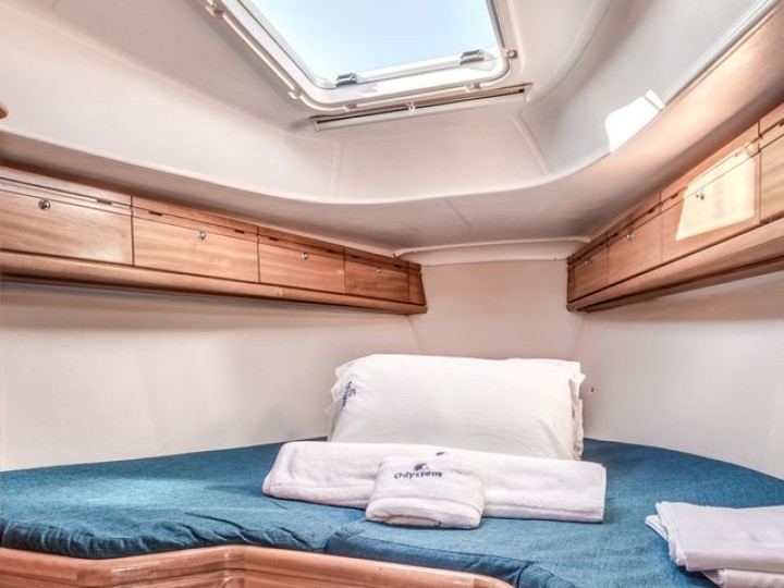 Sailboat for rent Pálairos at the best price