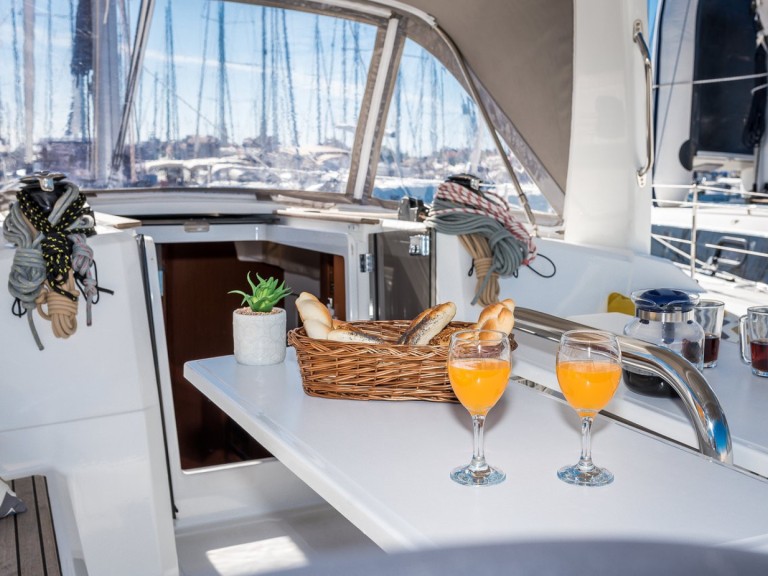Sailboat rental in Biograd na Moru - Bénéteau Oceanis 38.1