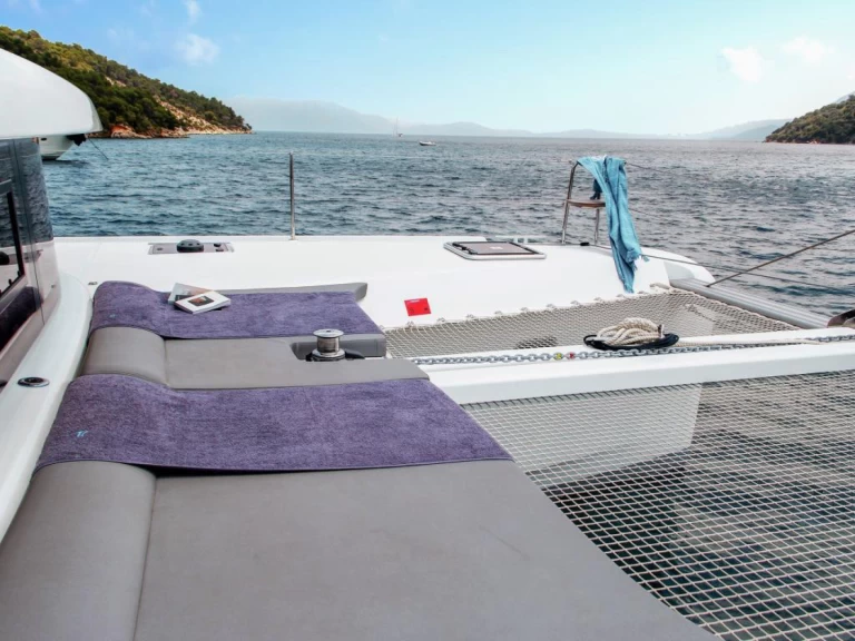 Catamaran rental in Alimos - Lagoon Lagoon 42