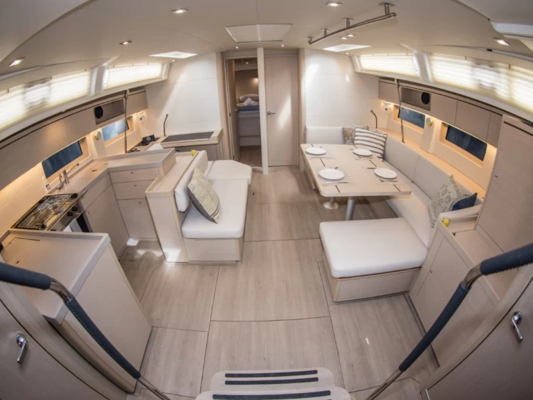 Bénéteau Oceanis 51.1 charter bareboat or captained in  Alimos