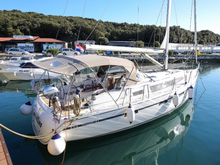 Sailboat rental with or without skipper Bavaria Marina Veruda