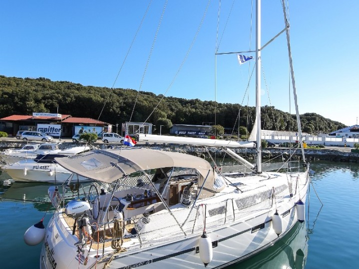 Bavaria Cruiser 41 in Marina Veruda on SamBoat