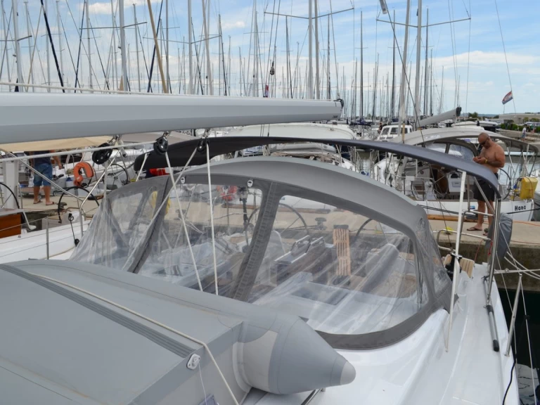 Hanse Hanse 415 in Sukošan on SamBoat
