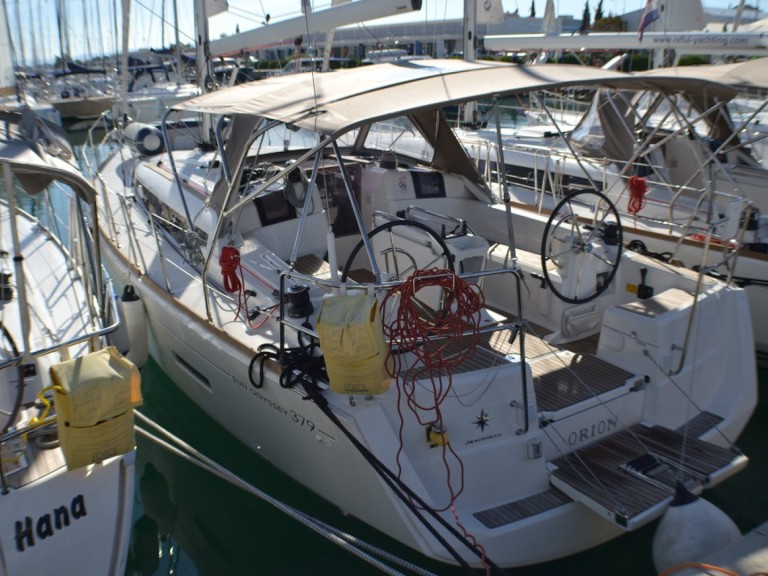 Sailboat rental in Sukošan - Jeanneau Sun Odyssey 379