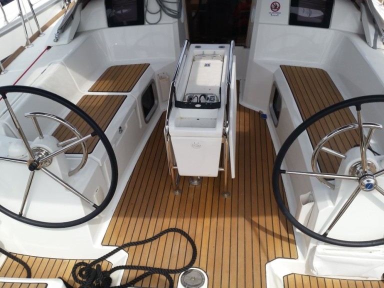 Boat rental Jeanneau Sun Odyssey 379 in Sukošan on Samboat