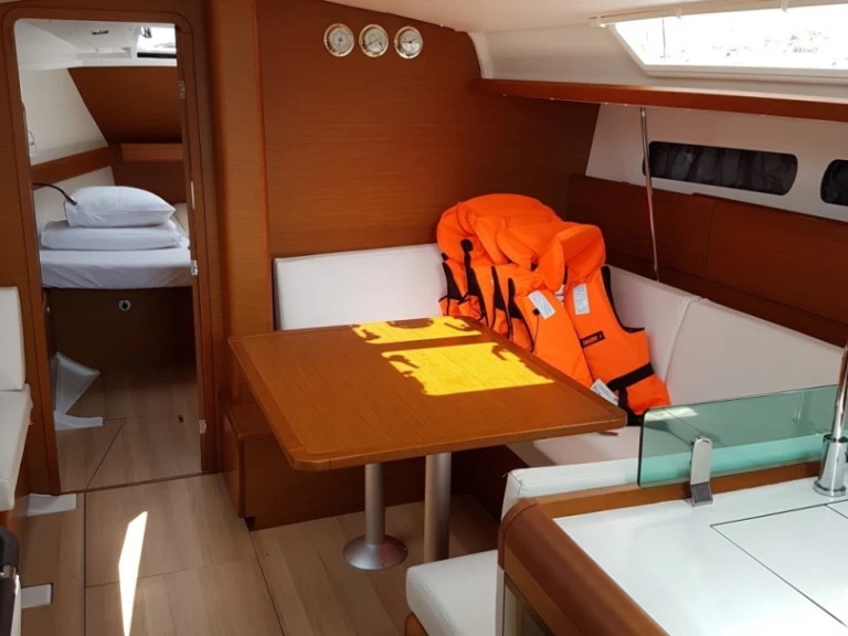Yacht charter Sukošan cheap Sun Odyssey 419