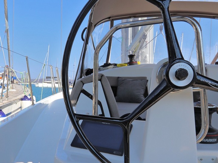 Jeanneau Sun Odyssey 440 charter bareboat or captained in  Lávrio