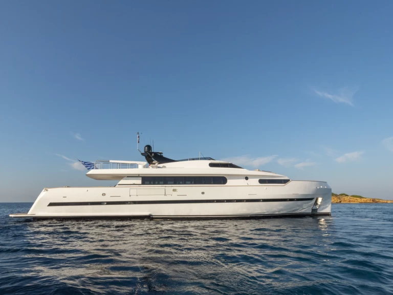 Rent a Bugari Bugari 100 - 5 + 2 cab. Alimos