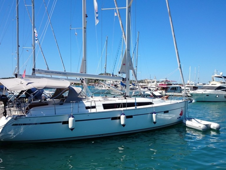 Bareboat Rental Sailboat Bavaria with a boat licence