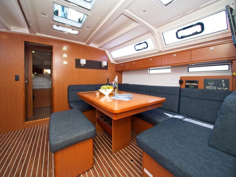 Rent a Bavaria Cruiser 46 Murter-Kornati