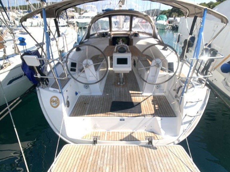 Sailboat rental in Rogoznica - Bavaria Cruiser 34