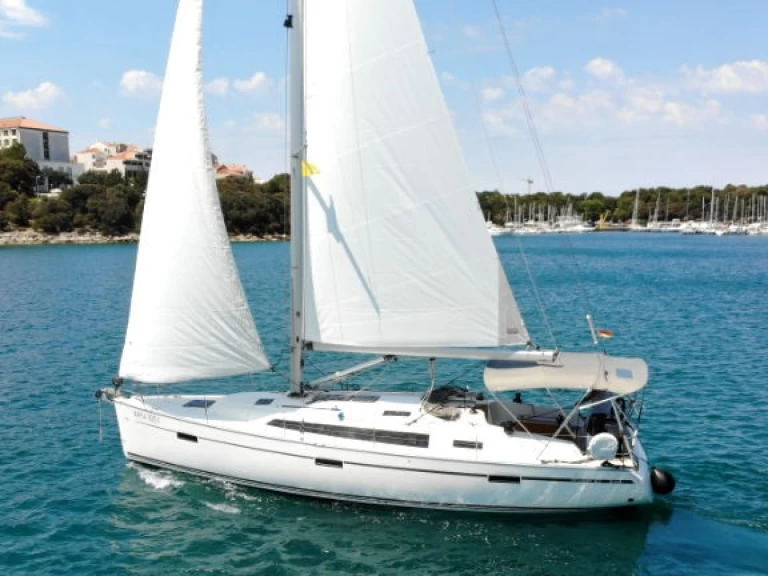 Bareboat Rental Sailboat Bavaria with a boat licence