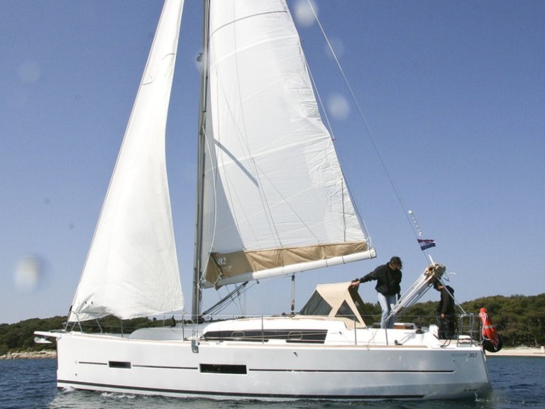 Boat rental Dufour Dufour 382 Grand Large in Rogoznica on Samboat