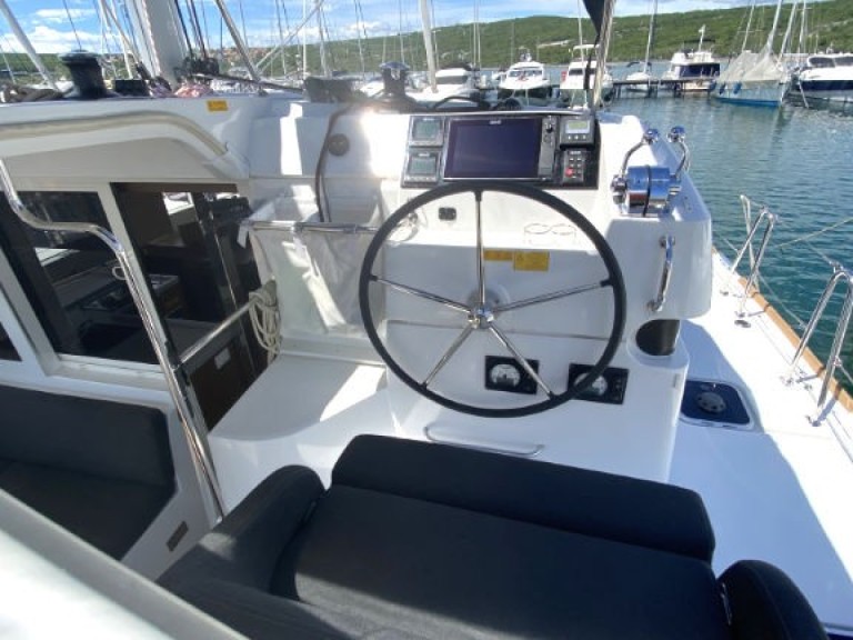 Catamaran for rent Pula at the best price