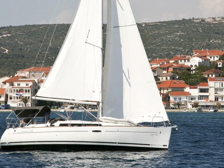 Bénéteau Oceanis 34.2 charter bareboat or captained in  Pula