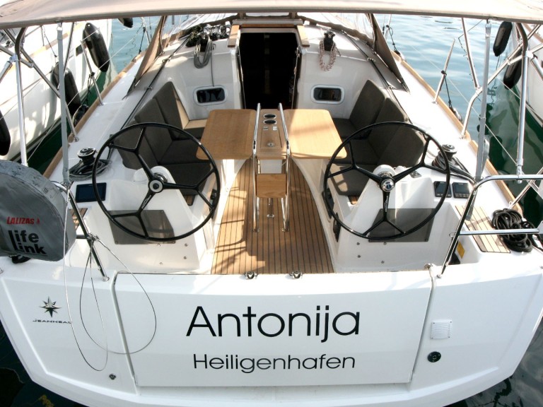 Bareboat Rental Sailboat Jeanneau with a boat licence