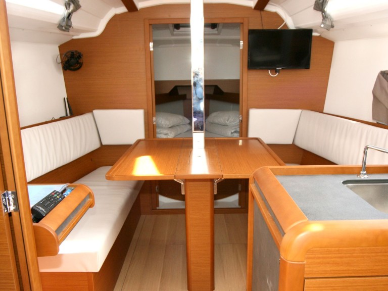 Rent a Jeanneau Sun Odyssey 349 Punat