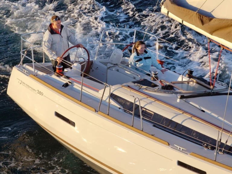 Sailboat rental with or without captain Jeanneau Pula