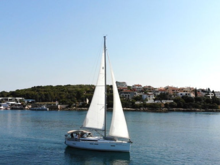 Bareboat Rental Sailboat Jeanneau with a boat licence