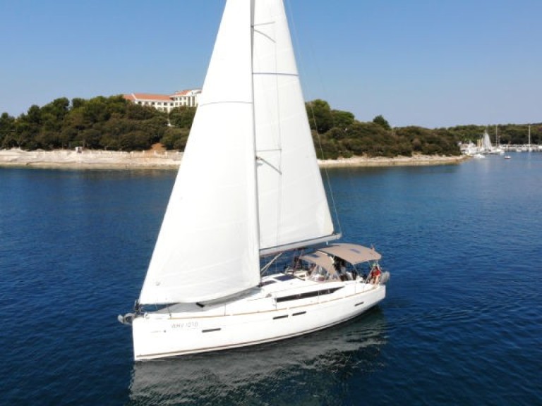 Sailboat for rent Marina Veruda at the best price