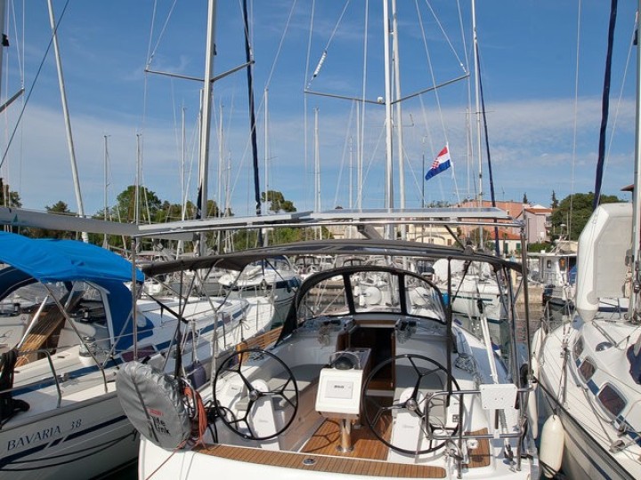 Yacht charter Zadar cheap Cruiser 34 Style