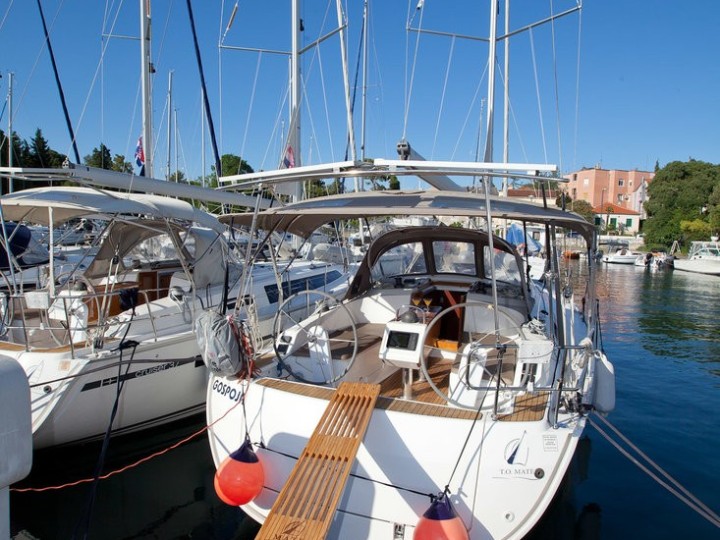 Boat rental Bavaria Cruiser 37 in Zadar on Samboat