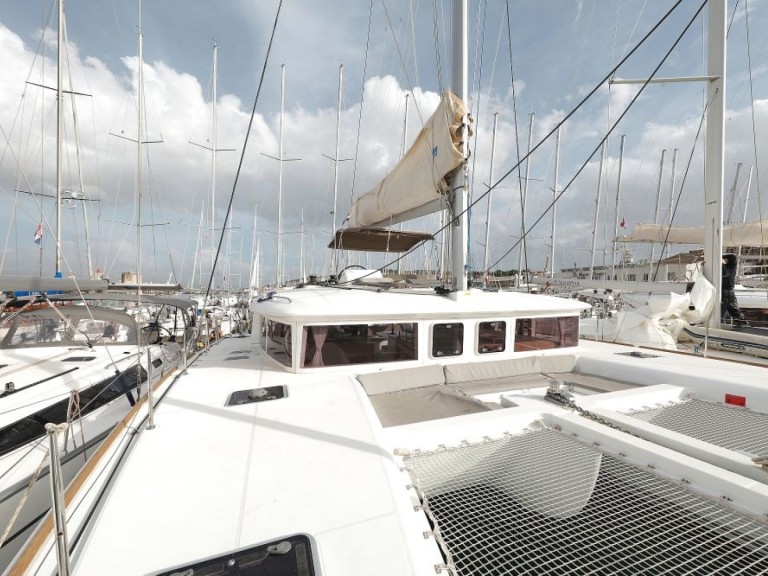 Catamaran rental with or without captain Lagoon Trogir