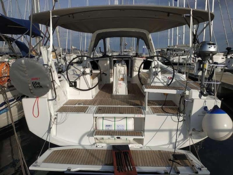 Bareboat Rental Sailboat Bénéteau with a boat licence