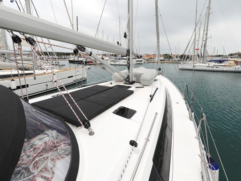 Bareboat Rental Sailboat Bavaria with a boat licence