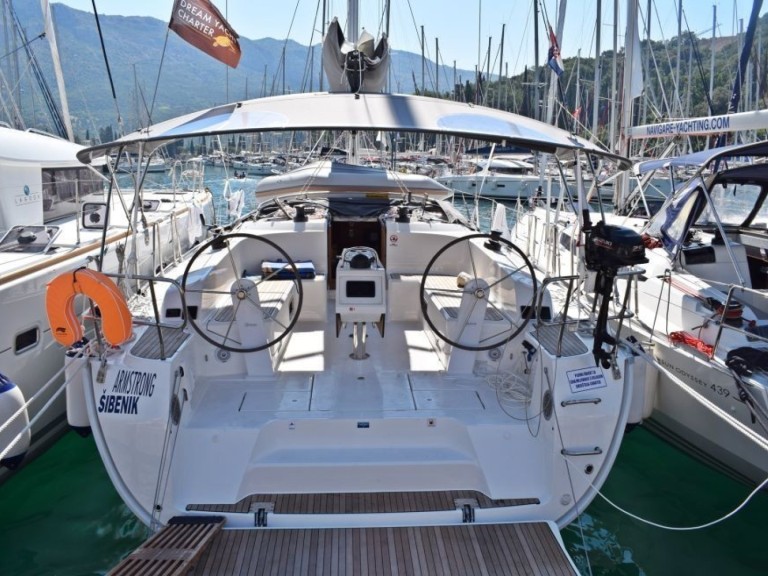 Rent a Bavaria Cruiser 46 Zaton