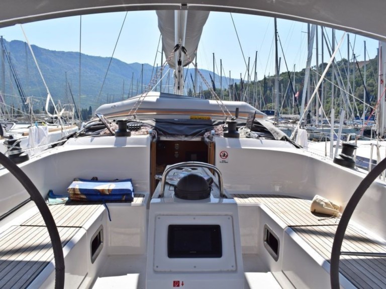 Sailboat rental in Zaton - Bavaria Cruiser 46