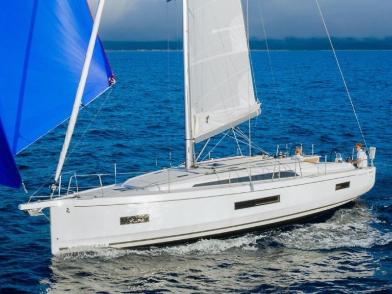 Bénéteau Oceanis 40.1 in Seget Donji on SamBoat